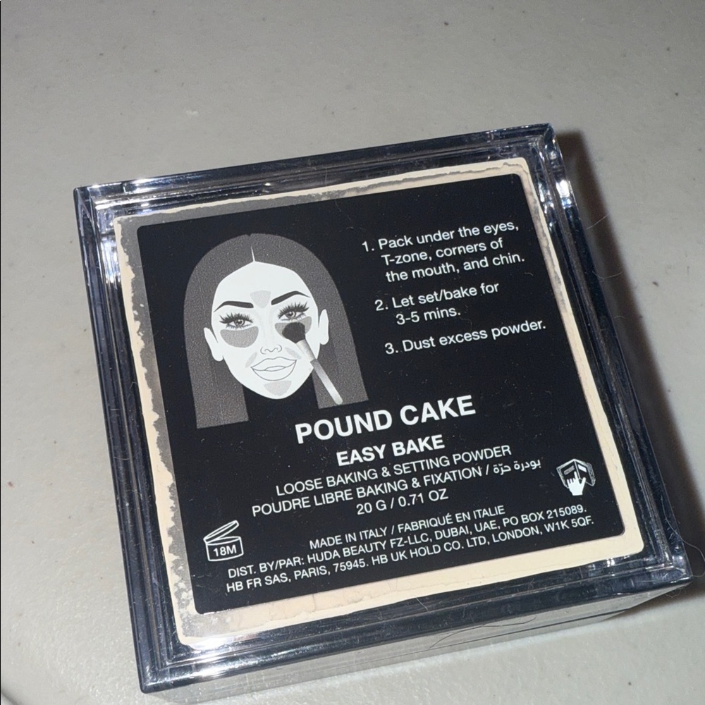 HUDA BEAUTY Translucent Loose Setting Powder - Pound Cake - Picture 3 of 3